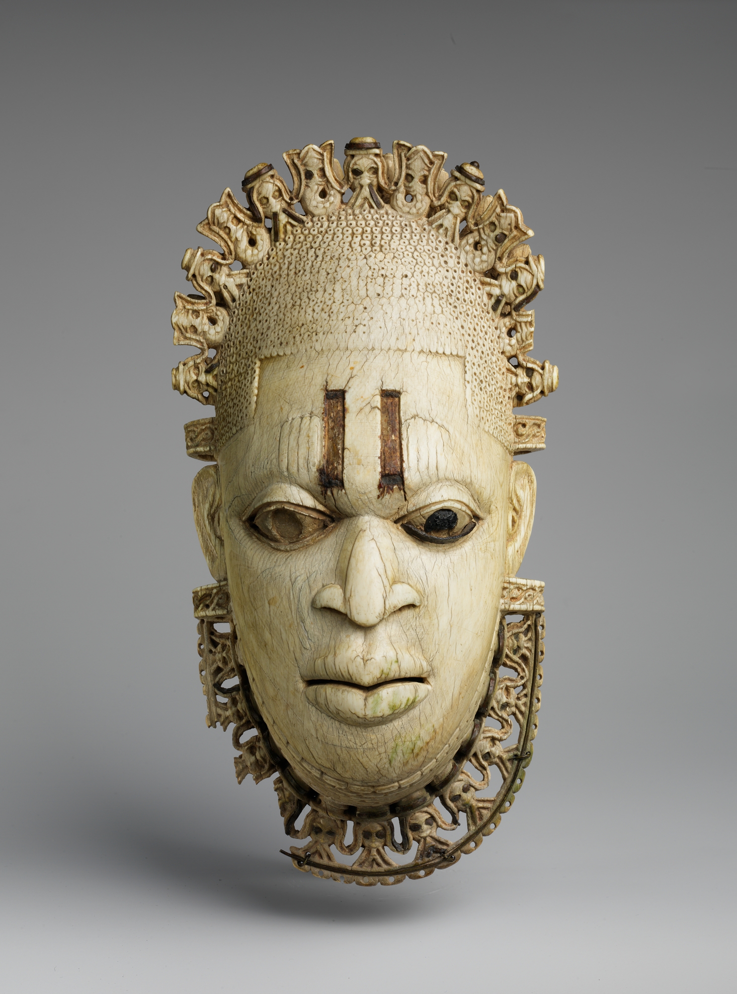 Queen Mother Pendant Mask Iyoba MET DP231460